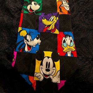 DISNEY VTG Silk tie . No stains, in good condition.